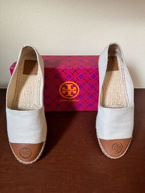 Tory Burch Cream Canvas Espadrilles with Tan Leather Toe Caps size 8.5